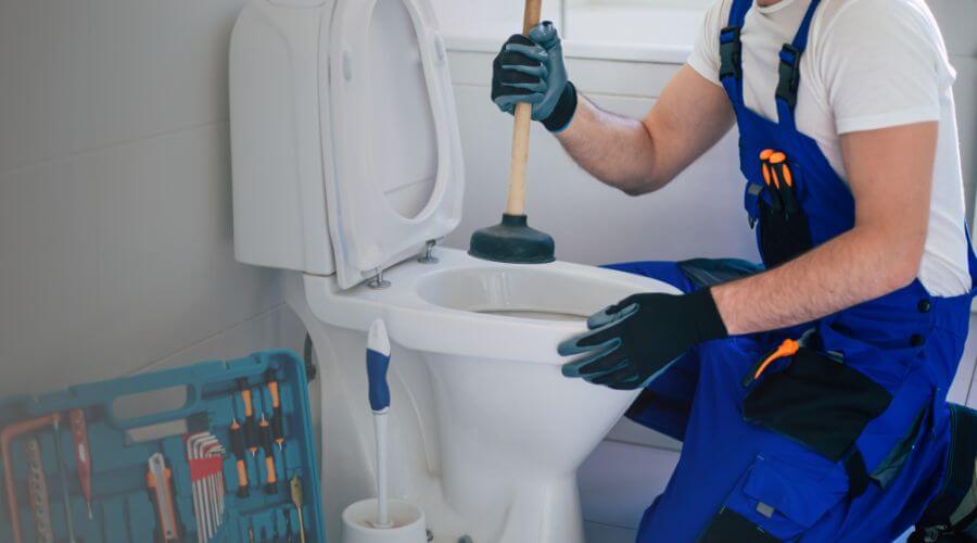 sewer line plumber in Del Rey, CA